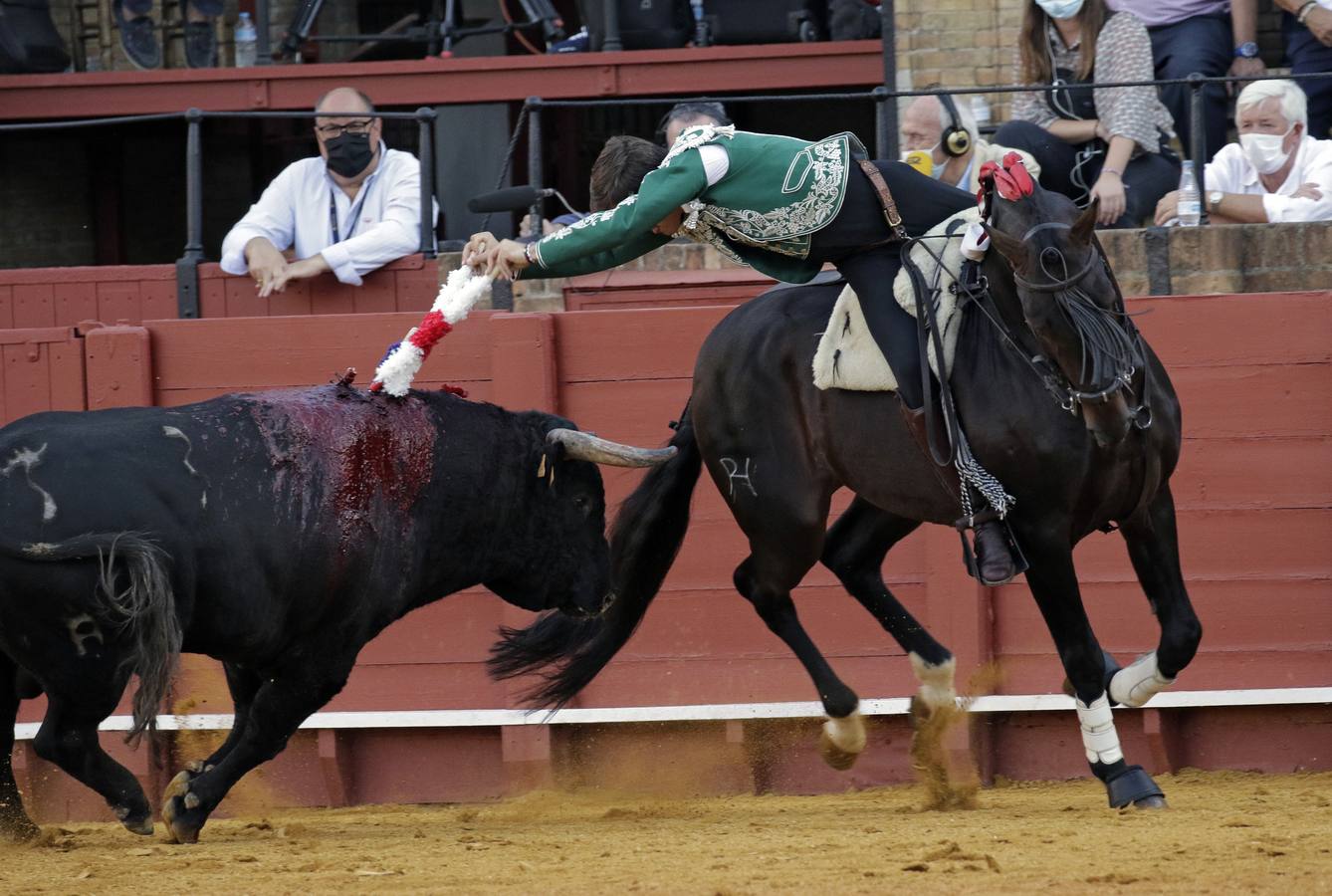 En imágenes, la corrida de rejones de la Feria de San Miguel de Sevilla