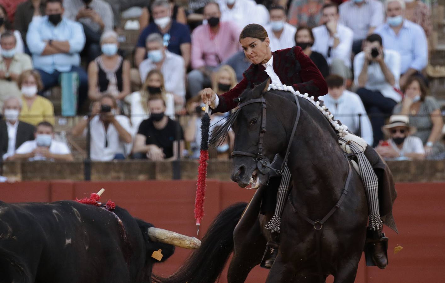 En imágenes, la corrida de rejones de la Feria de San Miguel de Sevilla