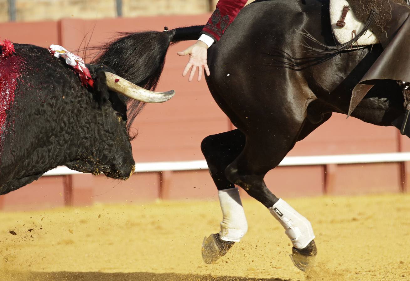 En imágenes, la corrida de rejones de la Feria de San Miguel de Sevilla