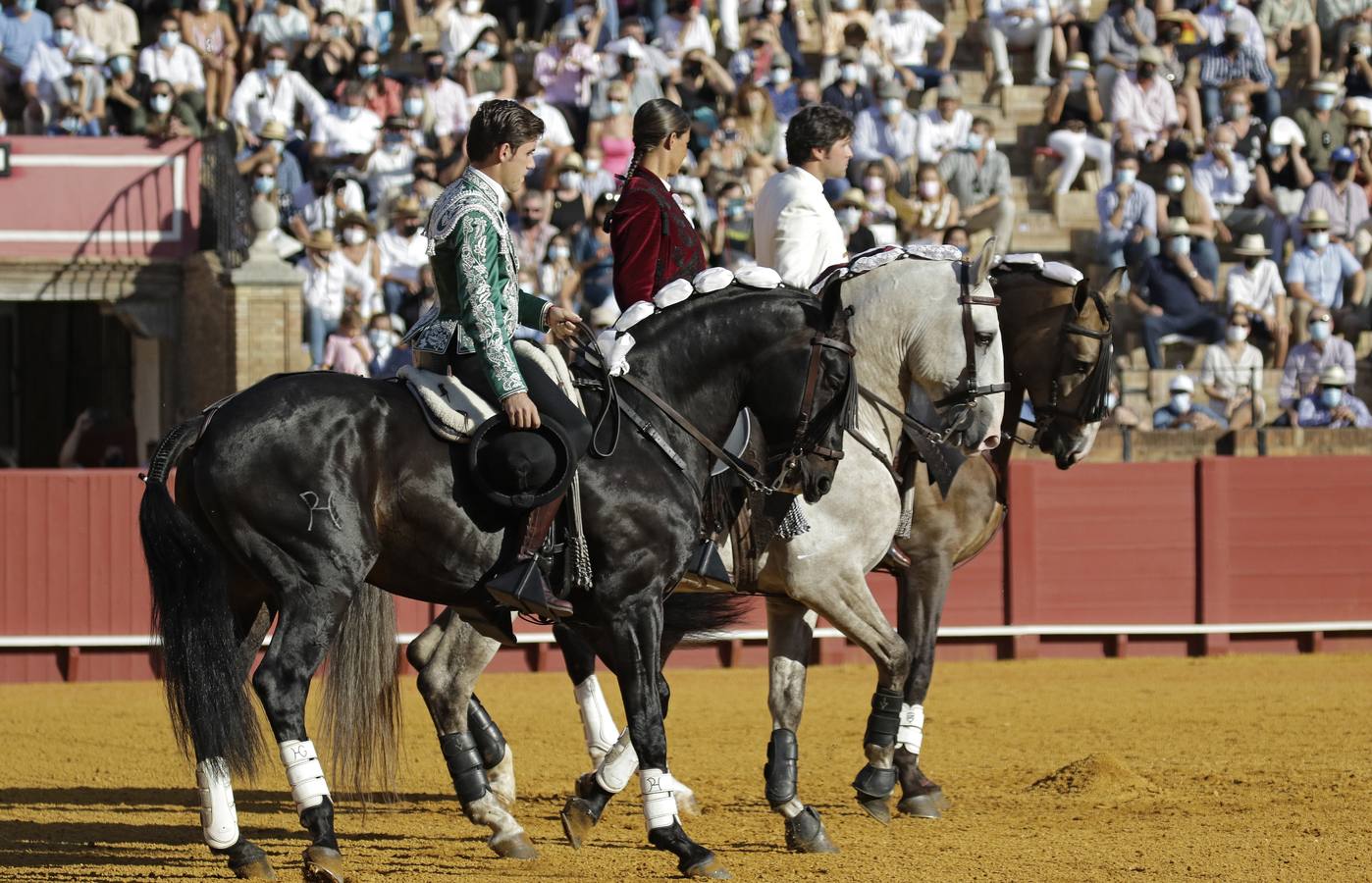 En imágenes, la corrida de rejones de la Feria de San Miguel de Sevilla