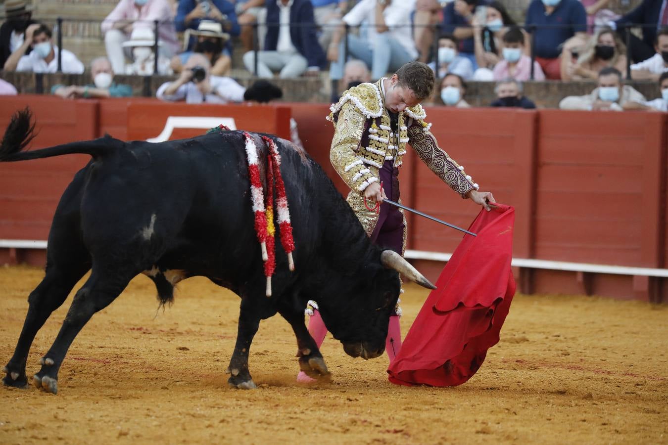 En imágenes, novillada del martes de la Feria de San Miguel de Sevilla