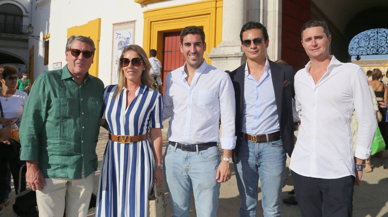 En imágenes, Puerta del Príncipe en la novillada del martes de la Feria de San Miguel