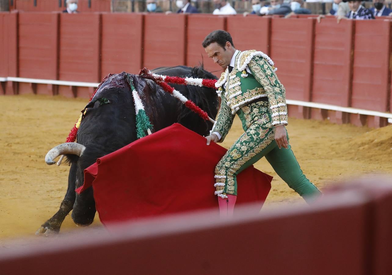 Antonio Ferrera, de  verde esperanza y oro en la Maestranza