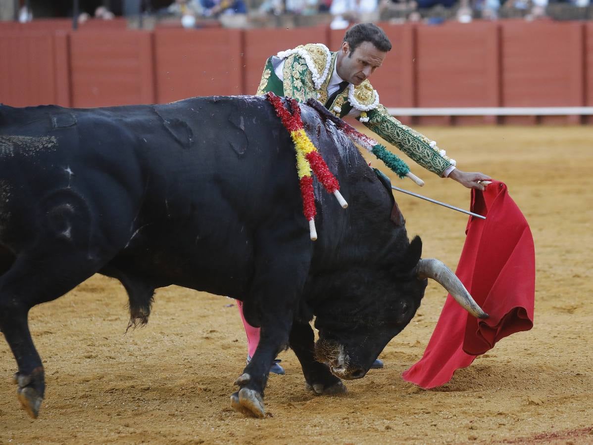 Antonio Ferrera, de  verde esperanza y oro en la Maestranza