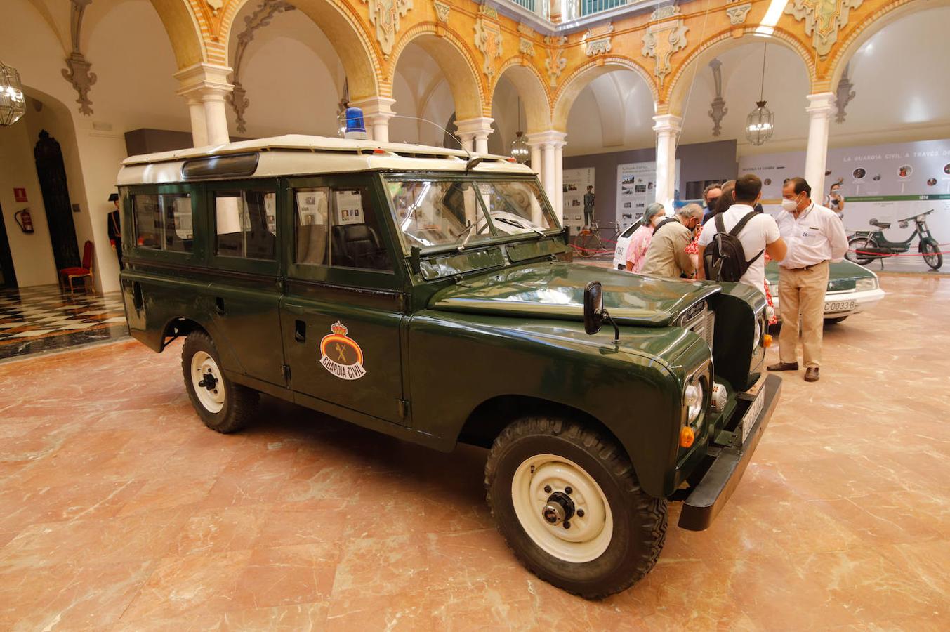 Exposiciones de la Guardia Civil en Córdoba | De la historia del tricornio a la pintura benemérita