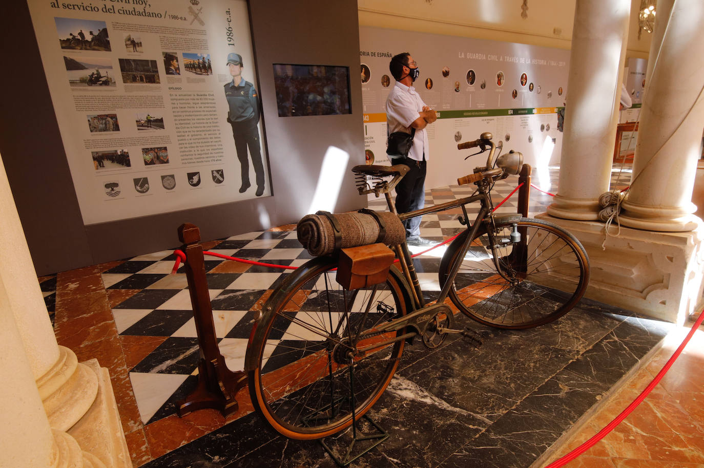 Las exposiciones de la Guardia Civil en Córdoba, en imágenes