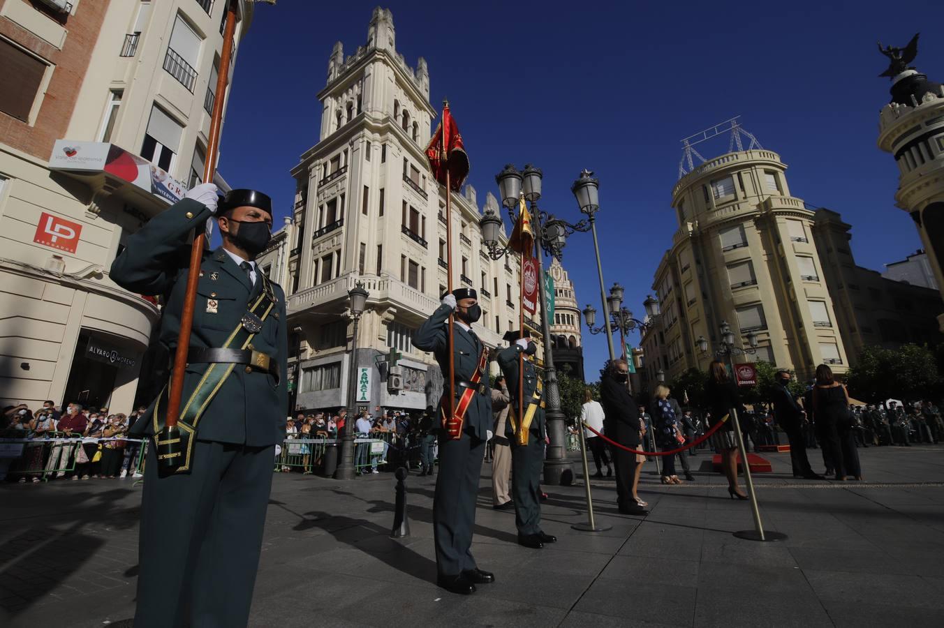 El izado de la bandera de España en los actos de la Guardia Civil por su patrona, en imágenes