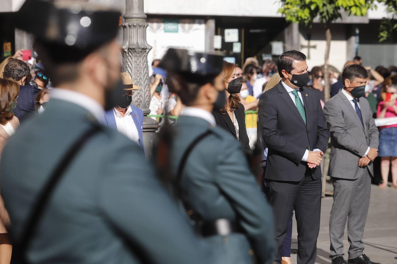 El izado de la bandera de España en los actos de la Guardia Civil por su patrona, en imágenes