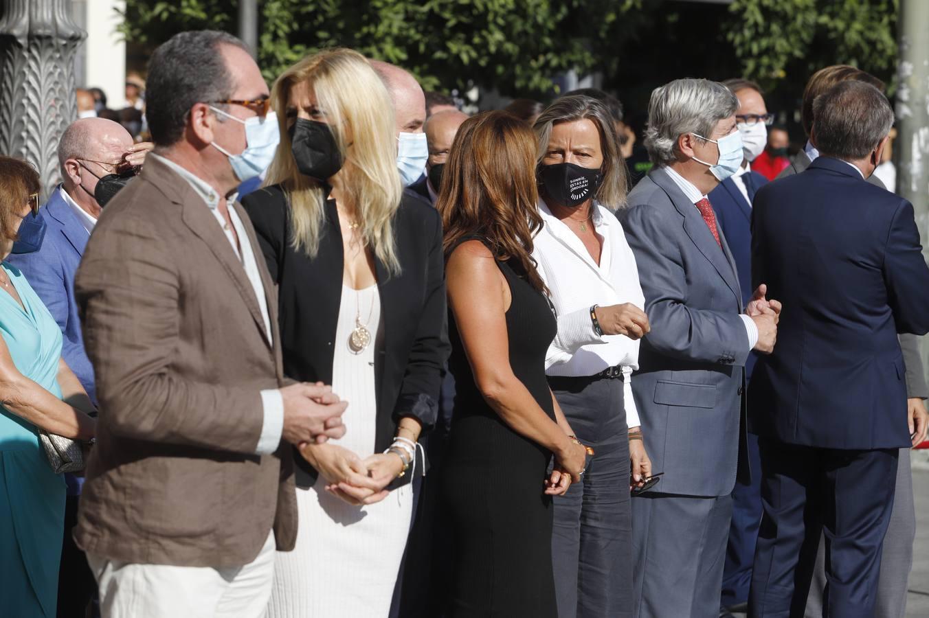 El izado de la bandera de España en los actos de la Guardia Civil por su patrona, en imágenes