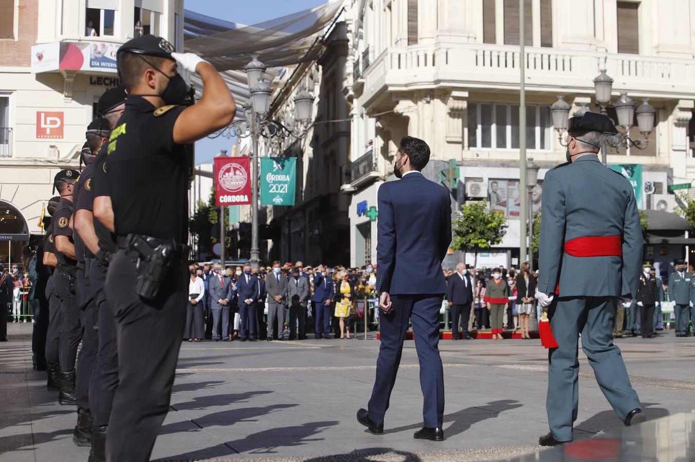 El izado de la bandera de España en los actos de la Guardia Civil por su patrona, en imágenes