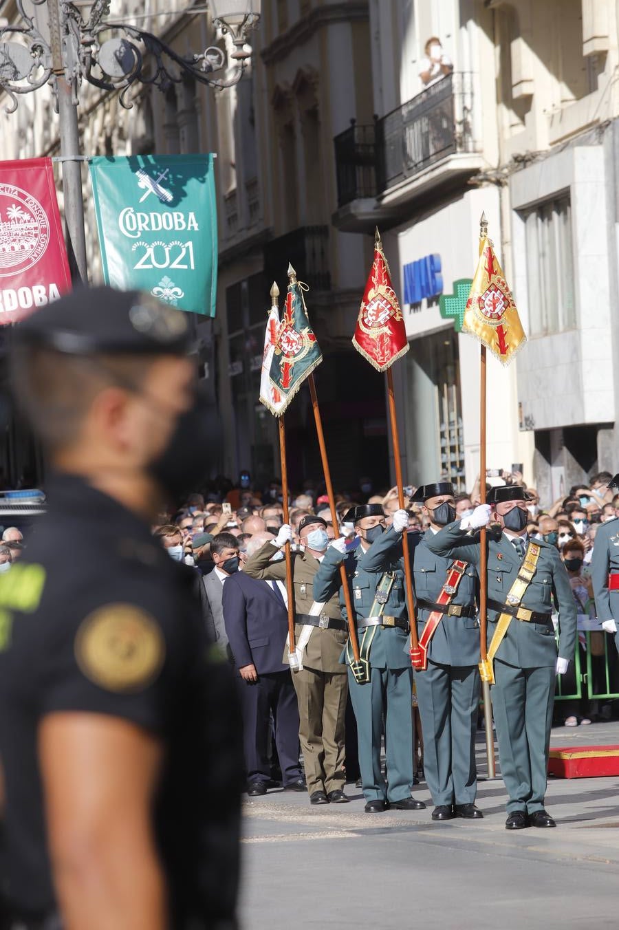 El izado de la bandera de España en los actos de la Guardia Civil por su patrona, en imágenes (II)