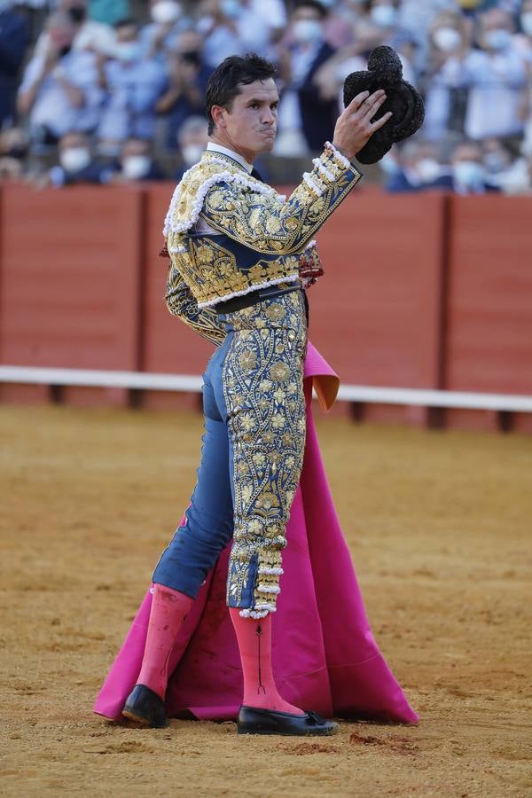 Daniel Luque, de azul y oro en la Maestranza