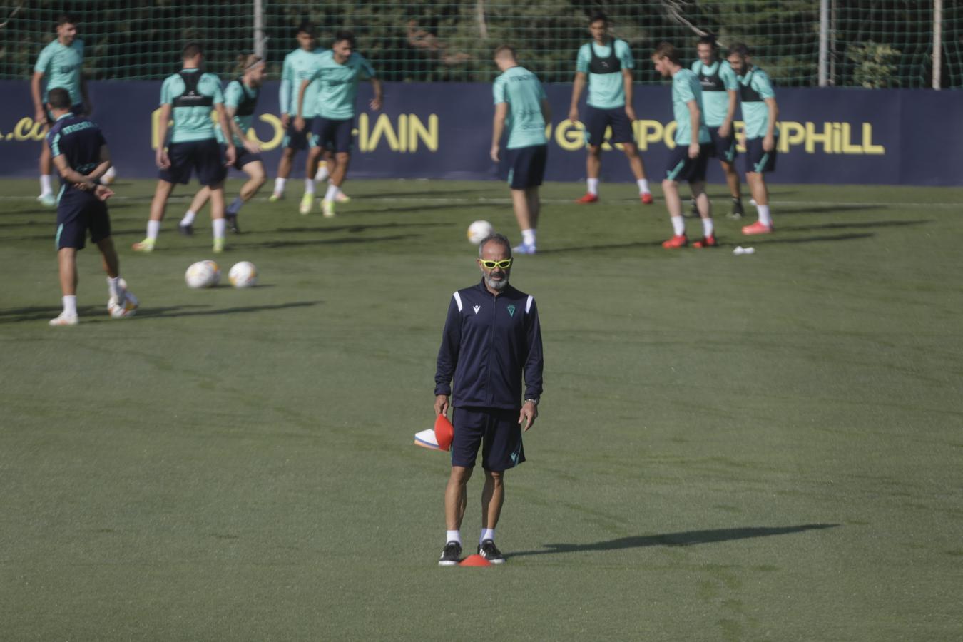 FOTOS: El Cádiz trabaja con la mente puesta en el Valencia