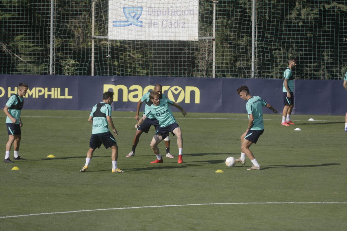 FOTOS: El Cádiz trabaja con la mente puesta en el Valencia