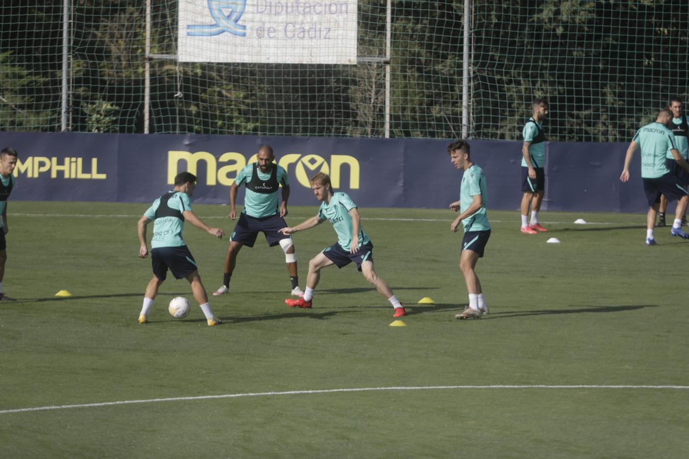 FOTOS: El Cádiz trabaja con la mente puesta en el Valencia