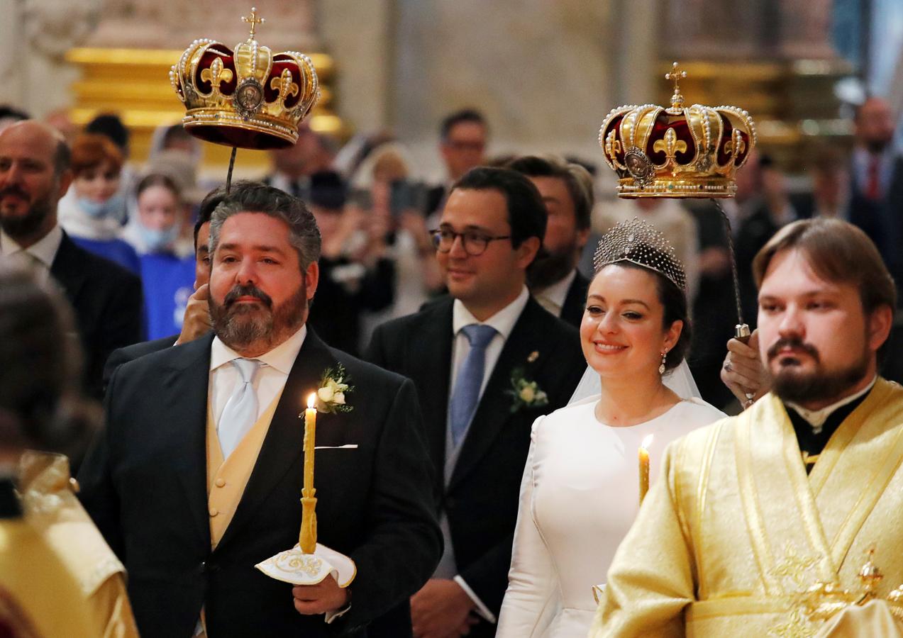 Las imágenes de la boda de cuento de Jorge Romanov y Rebecca Bettarini