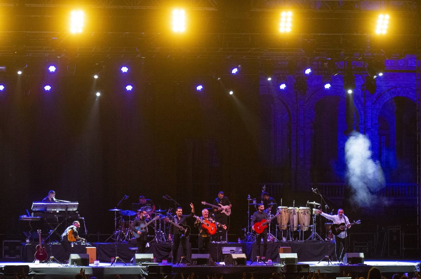 En imágenes, el concierto de Gipsy Kings en la Plaza de España de Sevilla