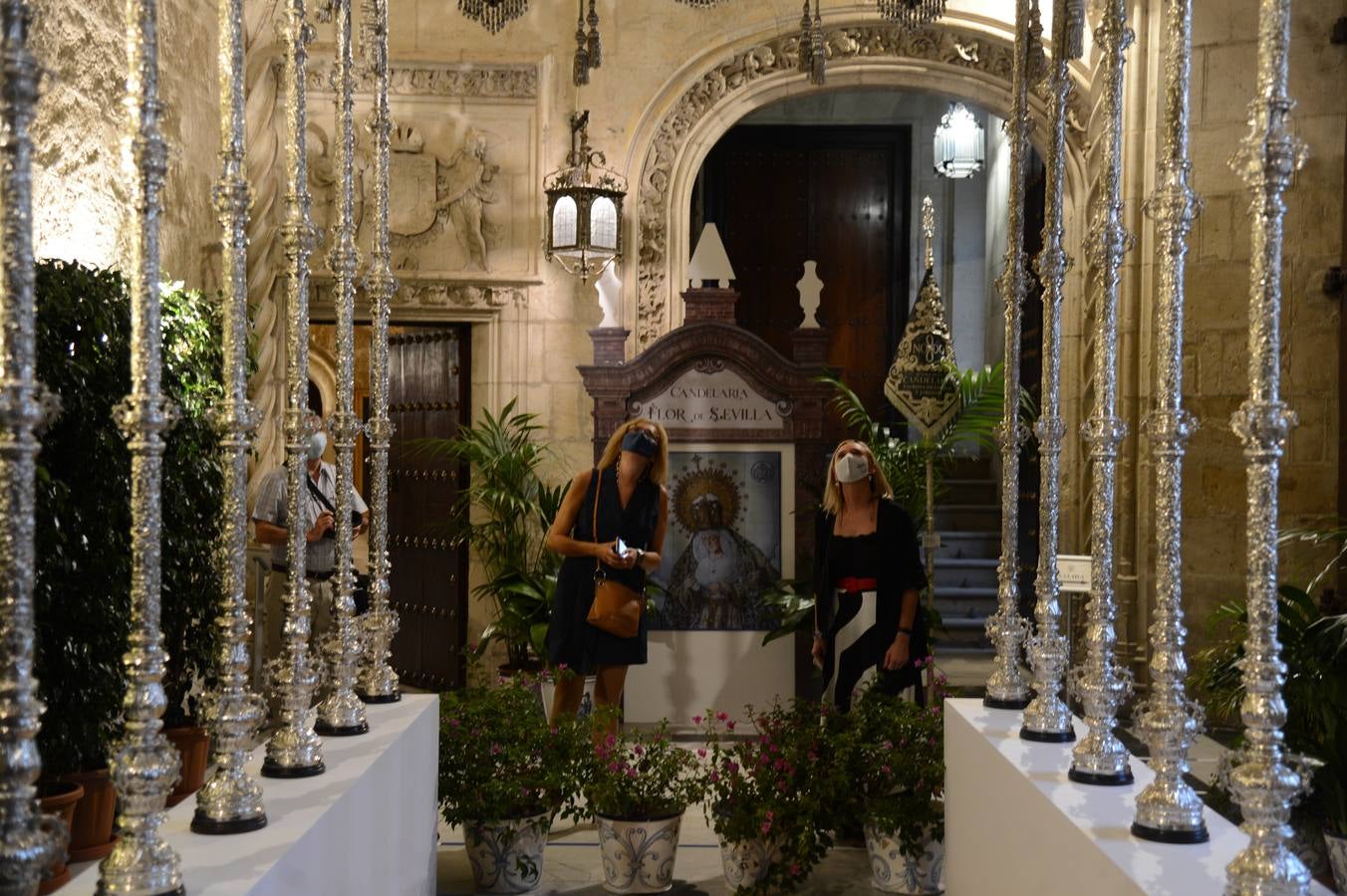 En imágenes, la exposición de la Candelaria en el Ayuntamiento