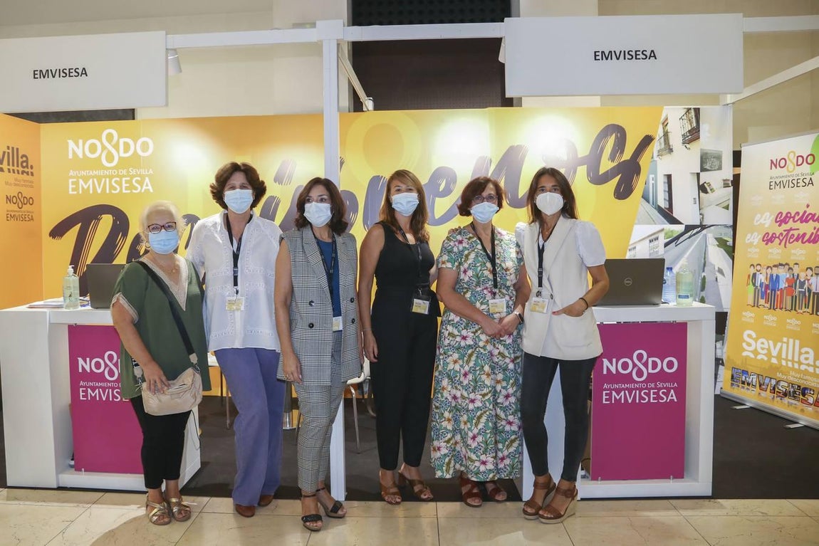 María Victoria López, Victoria Liñán, Eva María Buiza, María Ángeles Córdoba, Rocío Ramírez y Arancha Caballero