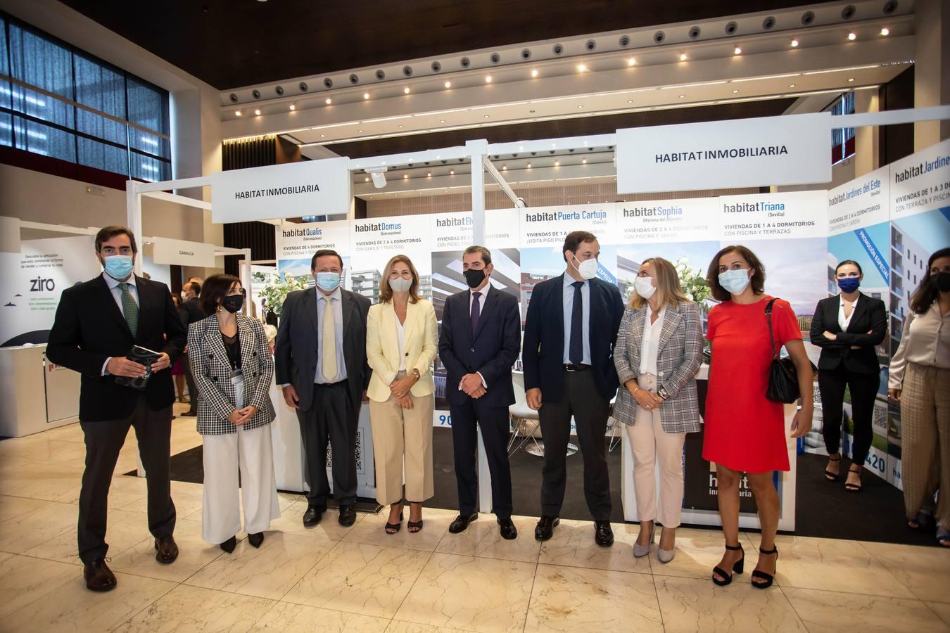 El stand de Habitat Inmobiliaria en Welcome Home Sevilla recibe la visita de la consejera de Fomento, Infraestructuras y Ordenación del Territorio de la Junta de Andalucía