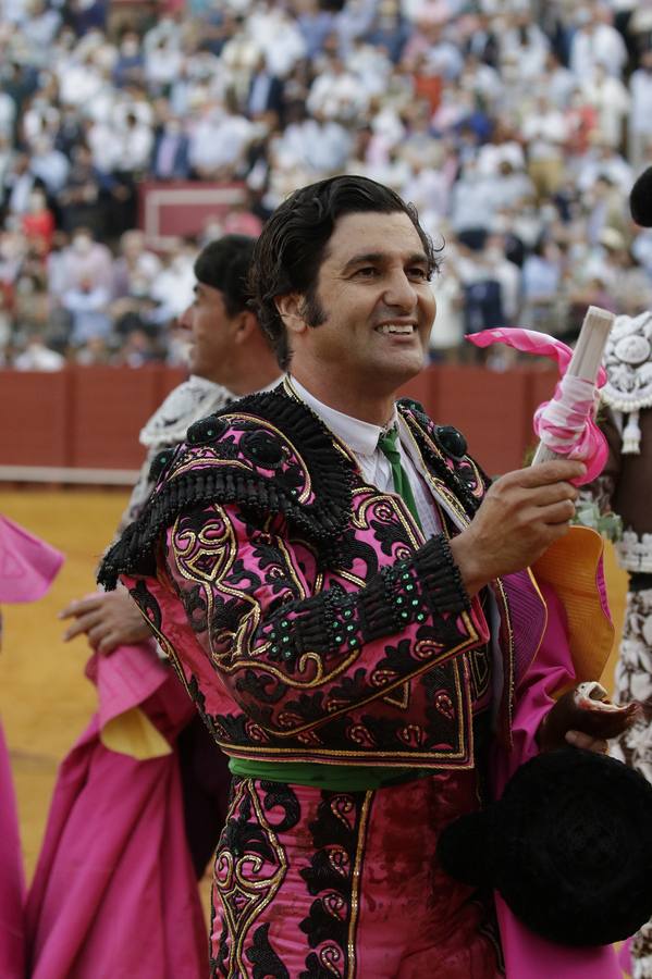 Morante de la Puebla, de rosa y azabache en la Maestranza