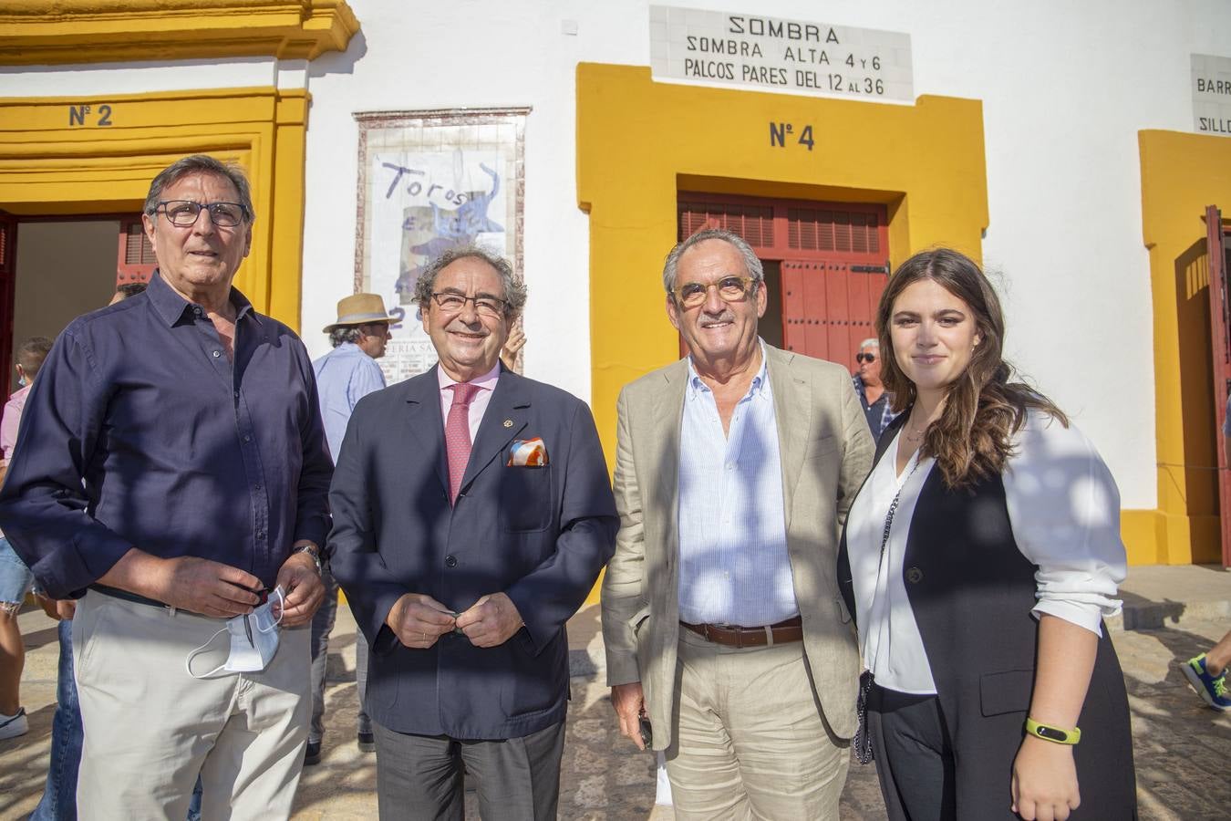 El doctor Cabezas Fernández, José Antonio Fernández Cabrero, Antonio Castro Somé y María Castro. 