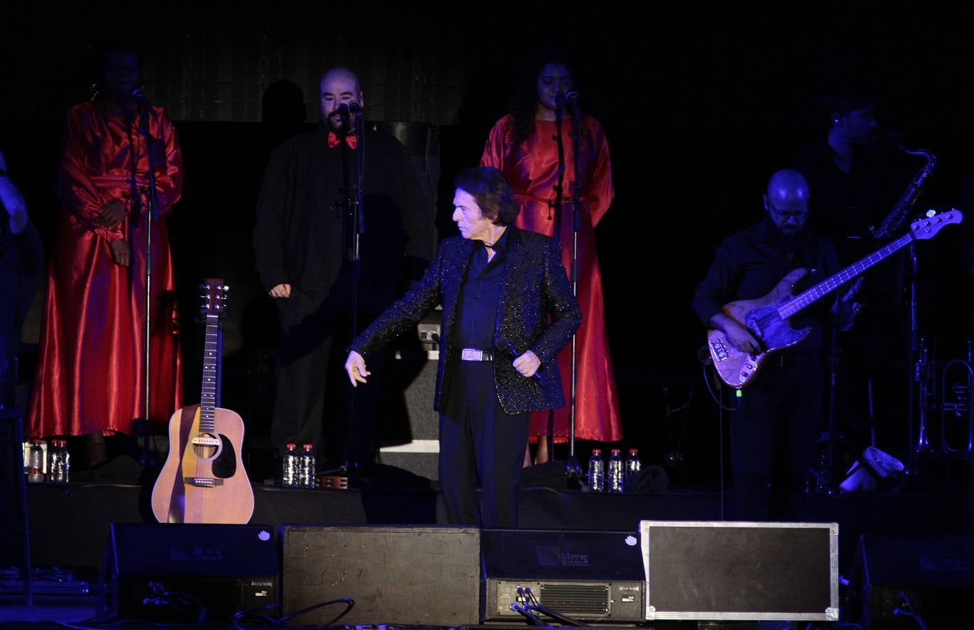 En imágenes, el concierto de Raphael en la Plaza de España