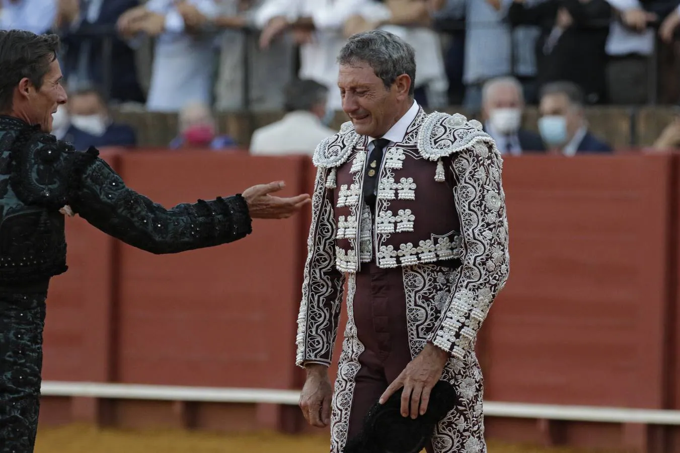 En imágenes: Urdiales firma su mejor faena en Sevilla y Manzanares corta una oreja