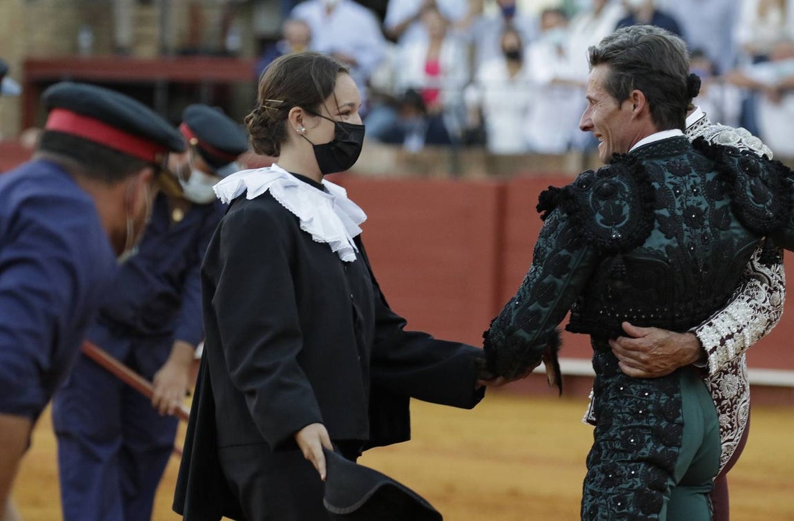 Diego Urdiales,  de verde y azabache en la Maestranza