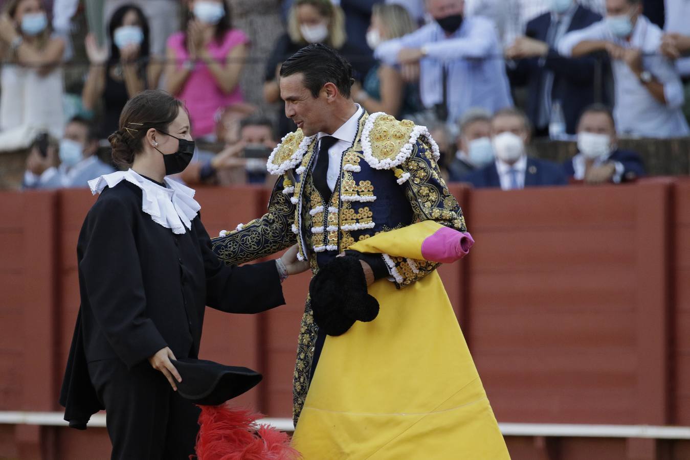 José Mª Manzanares, de azul marino y oro en la Maestrasnza