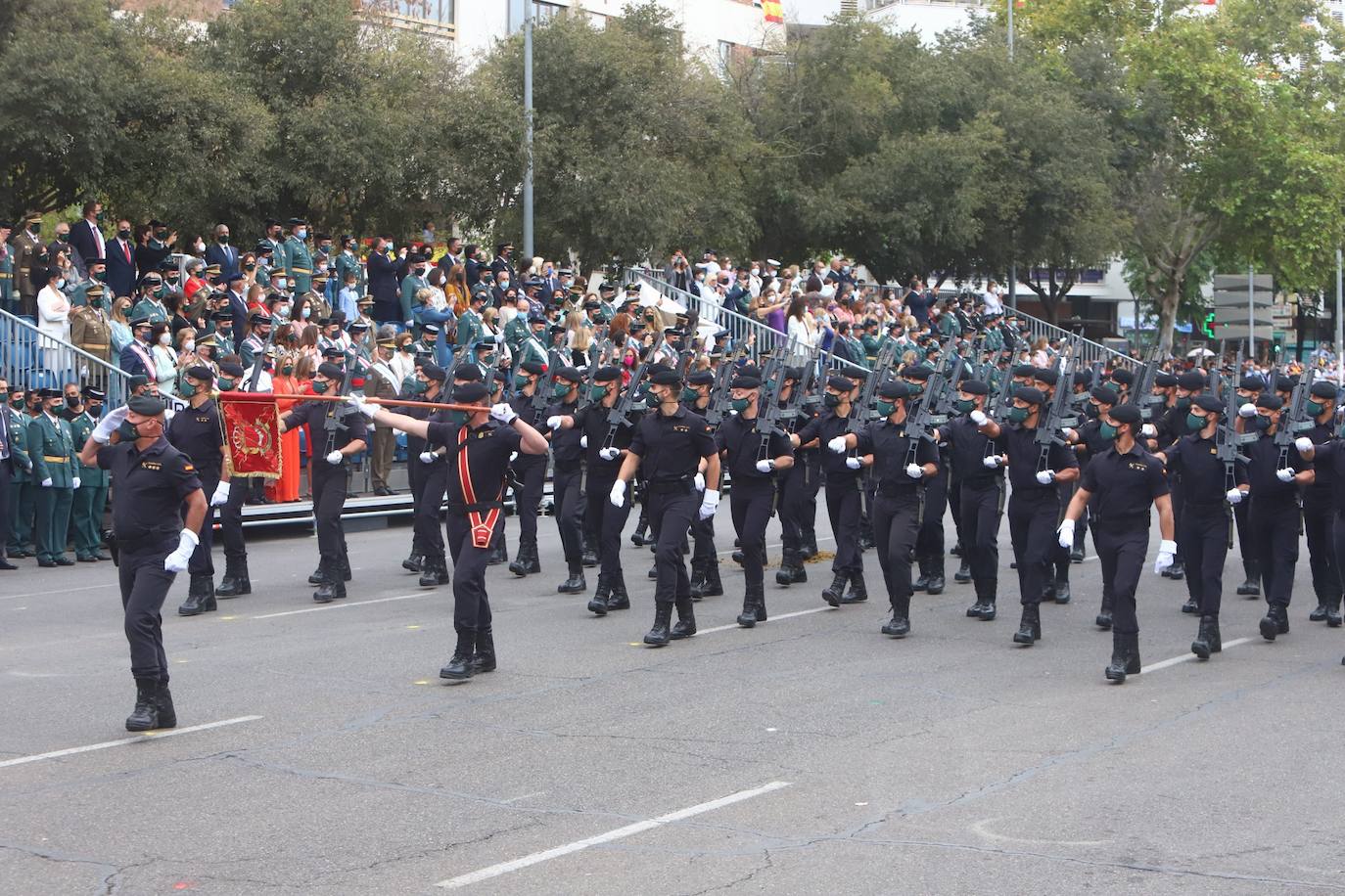 Actos nacionales por la Patrona | El desfile de la Guardia Civil en Córdoba, en imágenes (II)