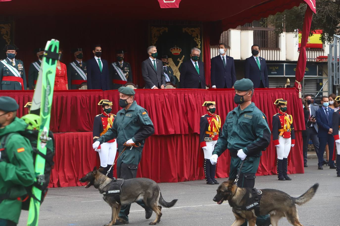 Actos nacionales por la Patrona | El desfile de la Guardia Civil en Córdoba, en imágenes (II)