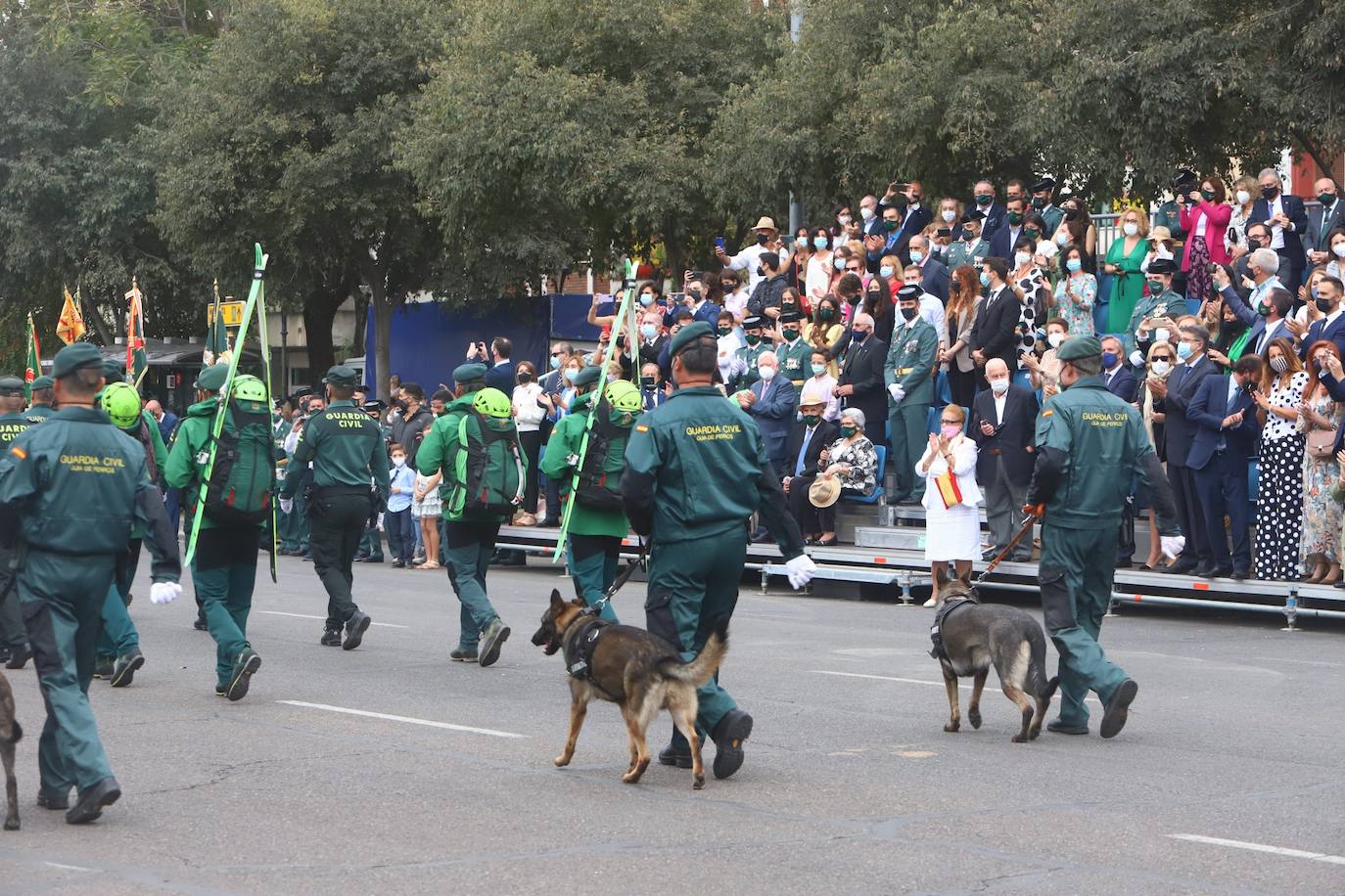 Actos nacionales por la Patrona | El desfile de la Guardia Civil en Córdoba, en imágenes (II)