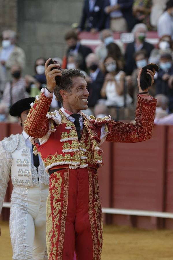 Manuel Escribano, de grana y oro en la Maestranza