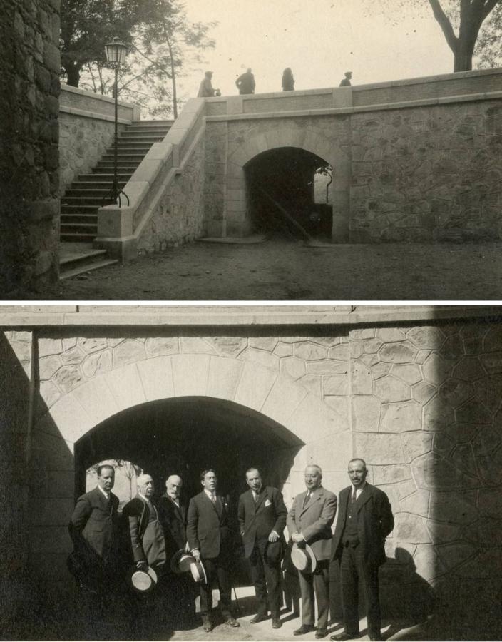 Inauguración del primer tramo de la carretera de Navalpino el 8 de octubre de 1923. Delante del túnel, en el centro del grupo, el alcalde Gregorio Ledesma. A su izquierda, los ingenieros Luis Barcala y Miguel Romero de Tejada. Foto Rodríguez. Archivo Municipal de Toledo. 