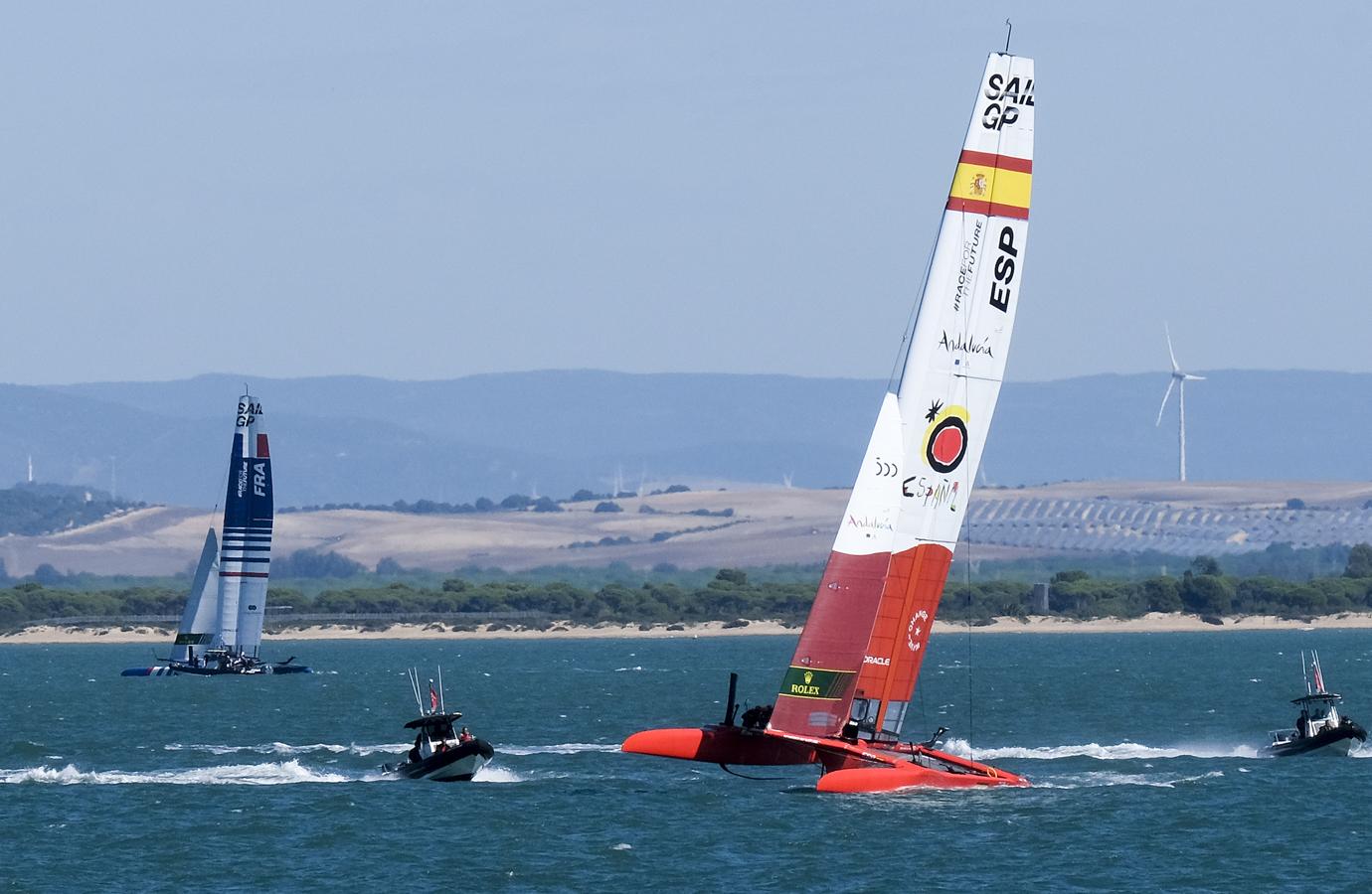 FOTOS: Los catamaranes de la SailGP ya entrenan en aguas de la bahía de Cádiz