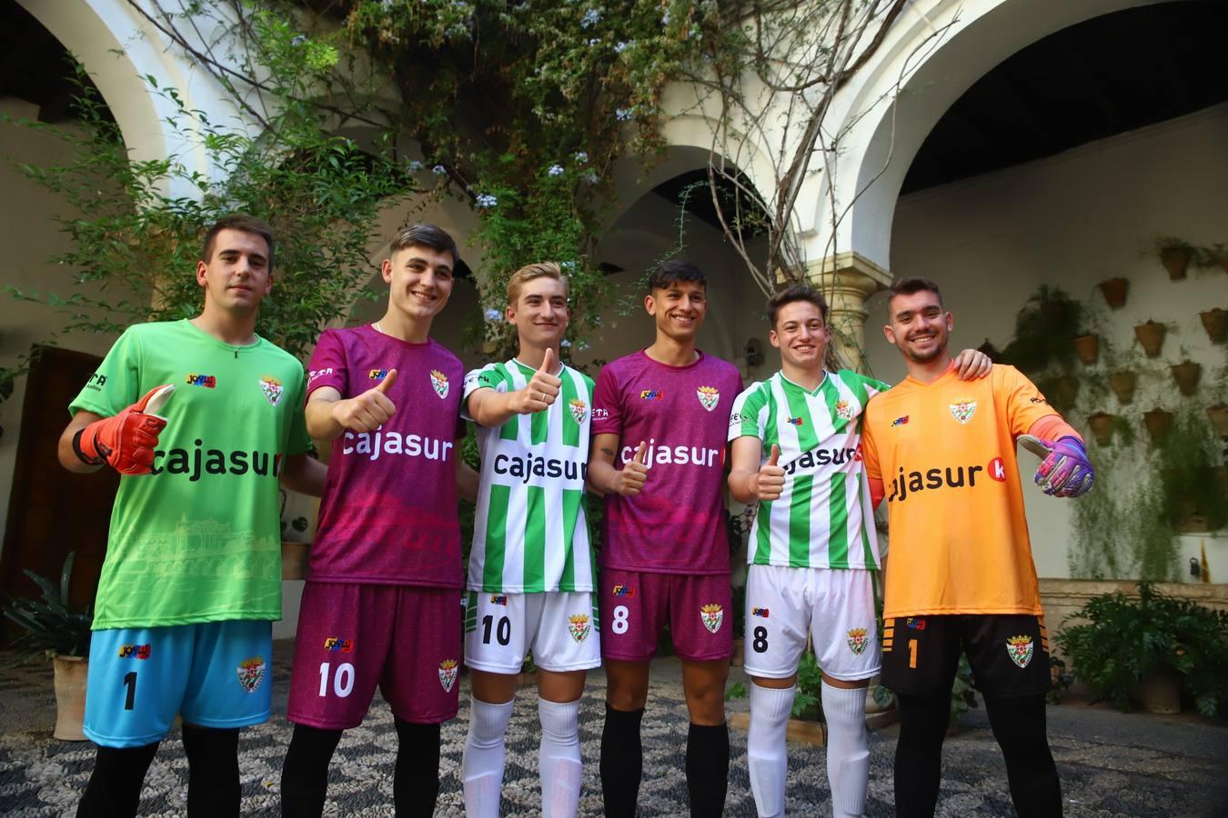 El guiño a Córdoba en la presentación de las camisetas del Atlético Cordobés, en imágenes