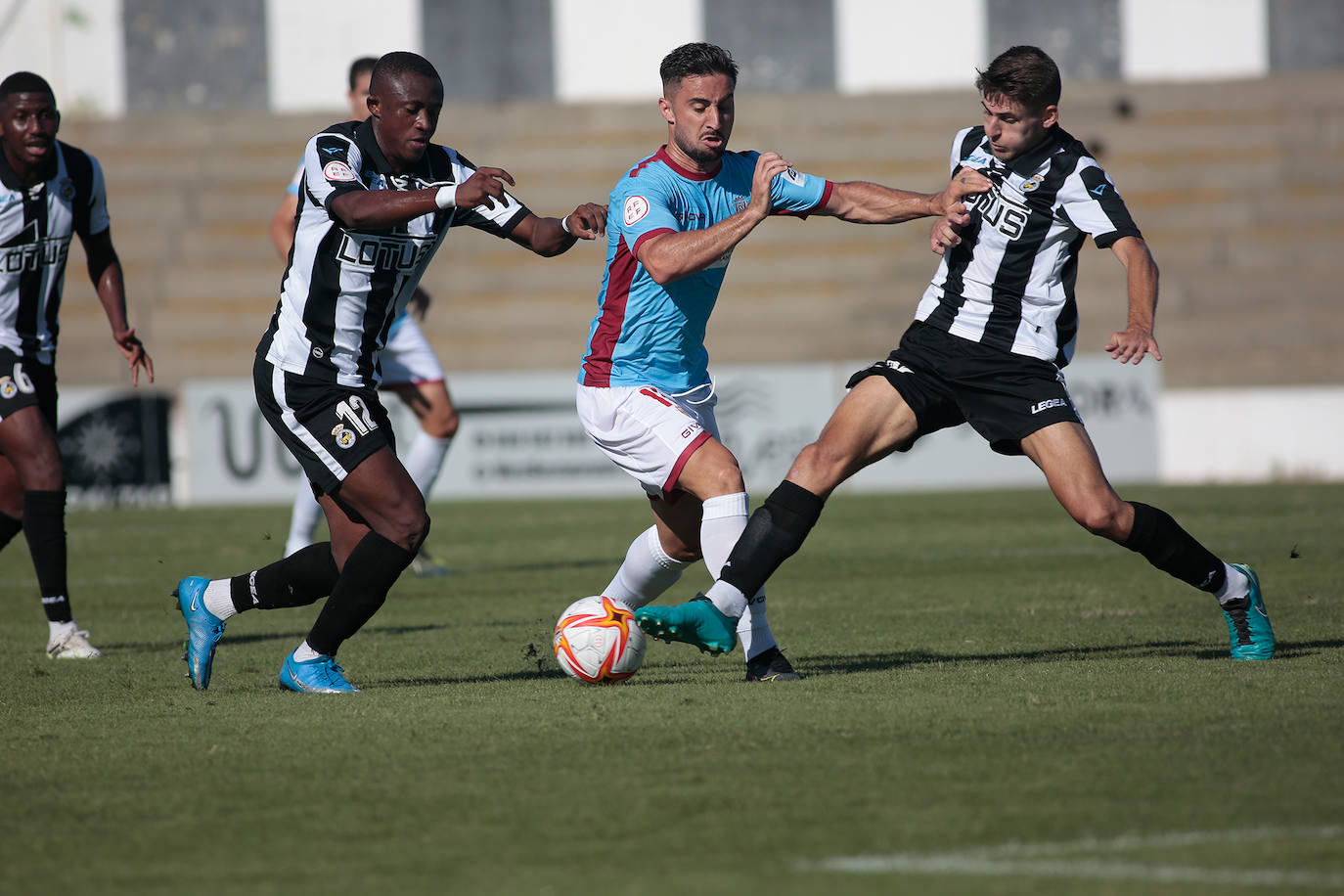 Las mejores imágenes de la victoria del Córdoba CF ante el Linense