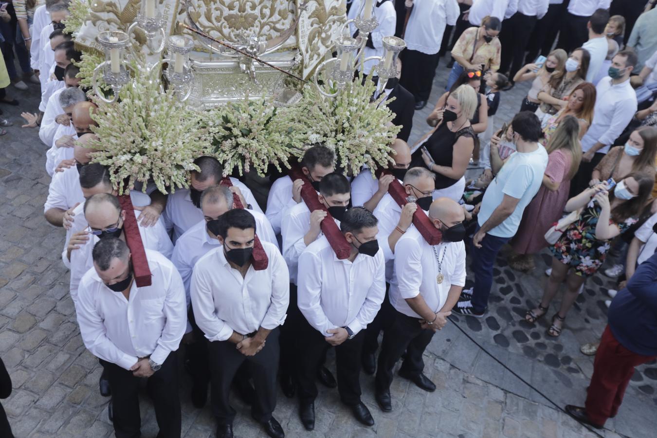 FOTOS: El fervor se desborda en Cádiz con la Virgen del Rosario