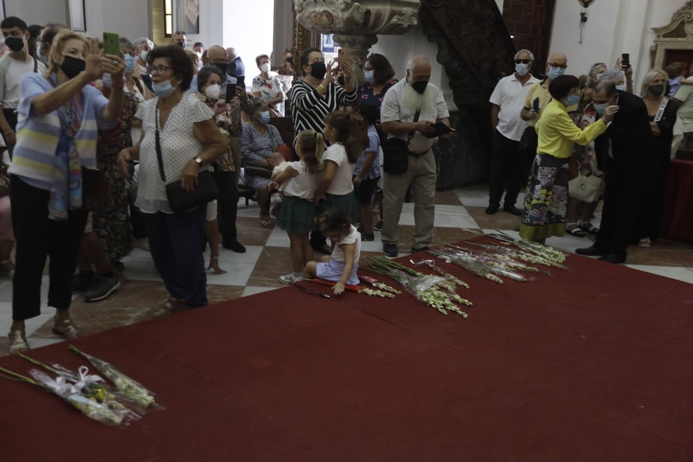 FOTOS: Cádiz volcada con su patrona, la Virgen del Rosario