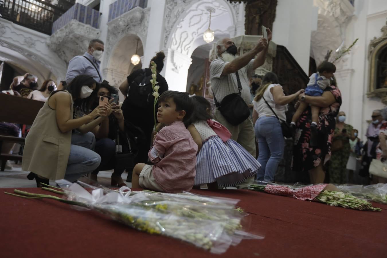 FOTOS: Cádiz volcada con su patrona, la Virgen del Rosario