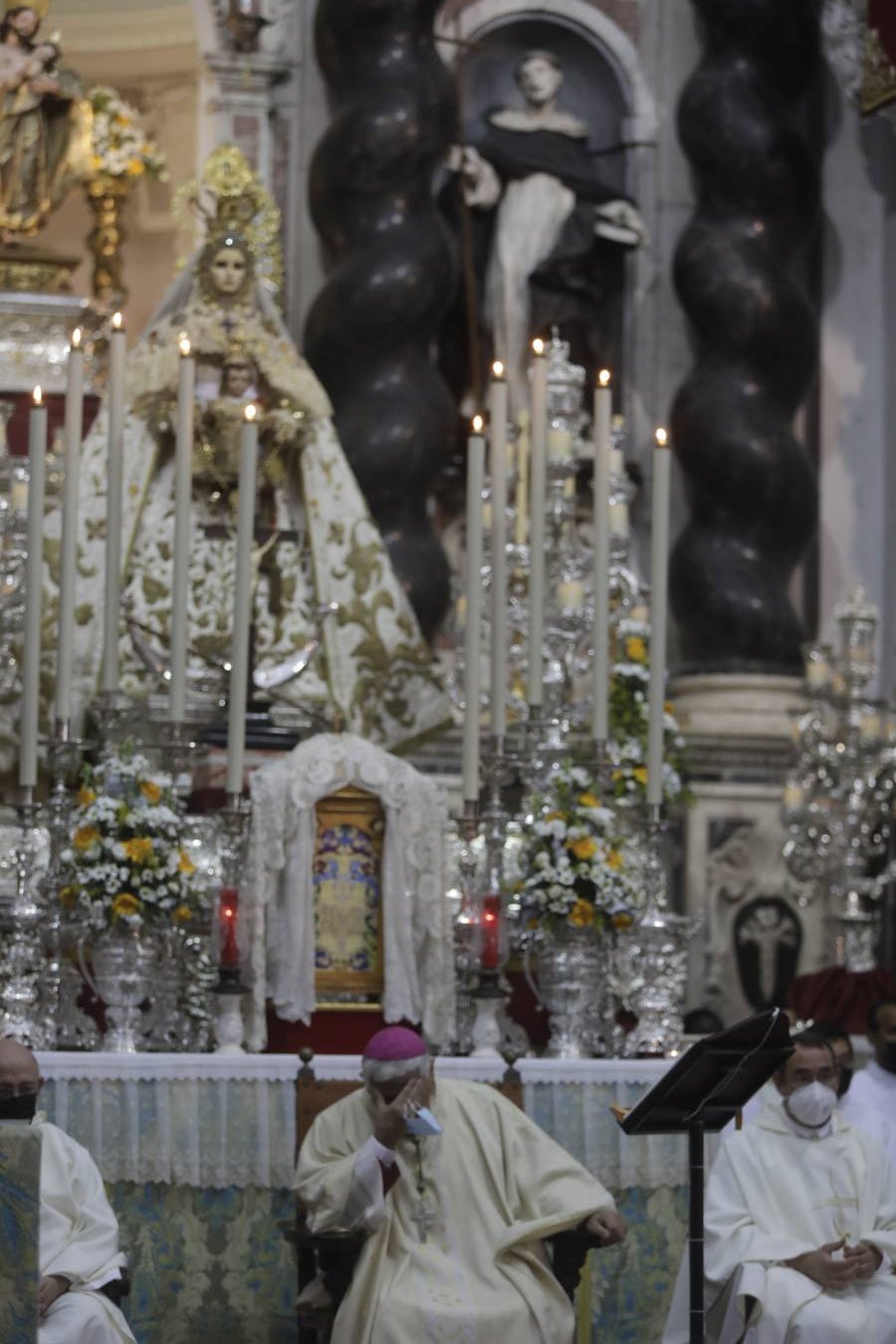 FOTOS: Cádiz volcada con su patrona, la Virgen del Rosario