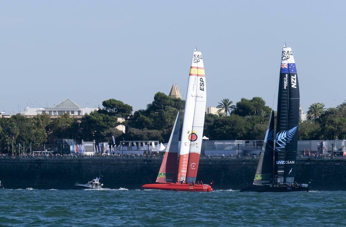 Fotos: Así ha sido la primera jornada de la SailGP en Cádiz