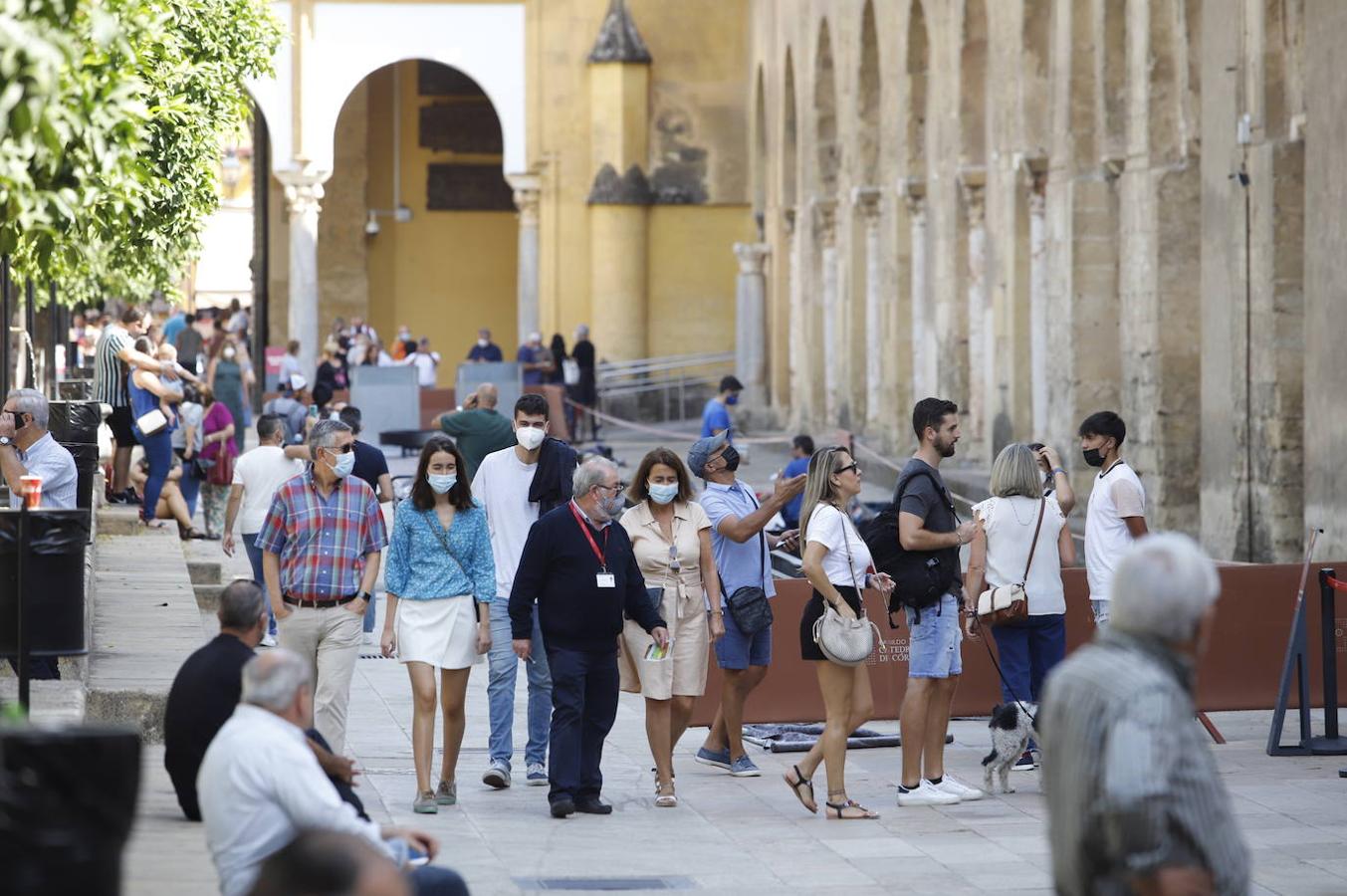 El turismo en Córdoba en el Puente del Pilar, en imágenes