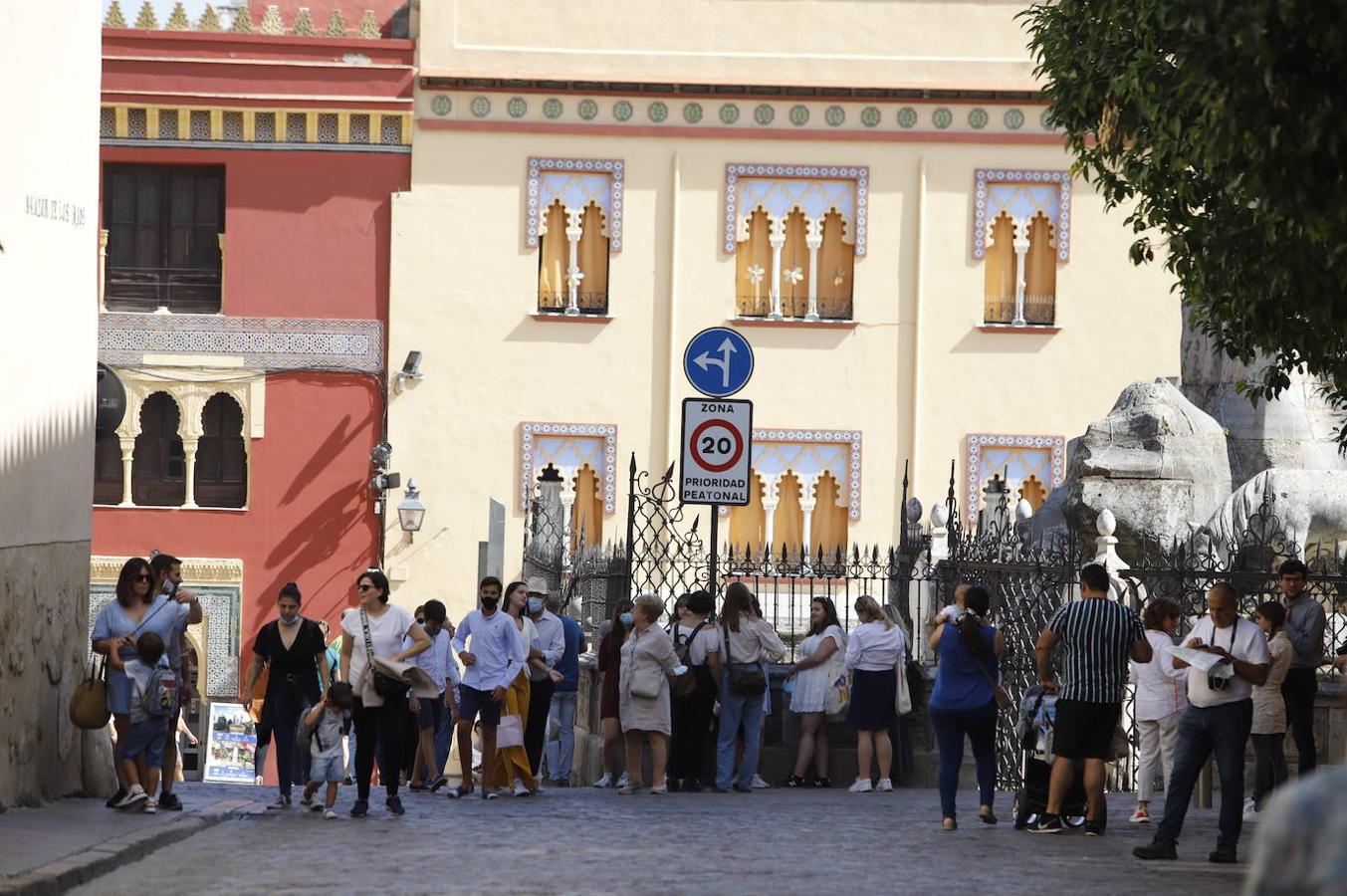 El turismo en Córdoba en el Puente del Pilar, en imágenes