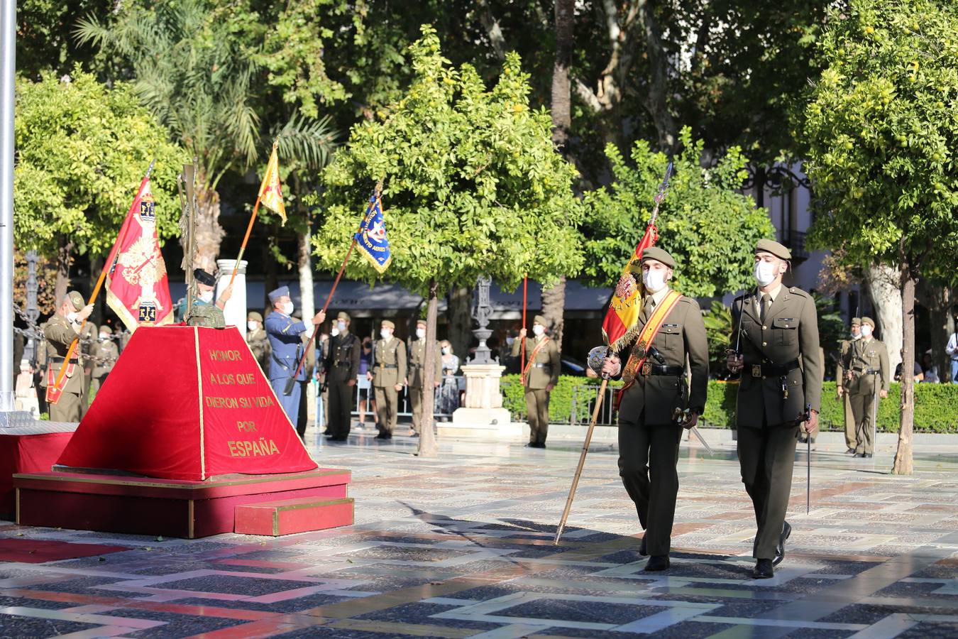 Acto de izado de la bandera por el Día de la Hispanidad en Sevilla