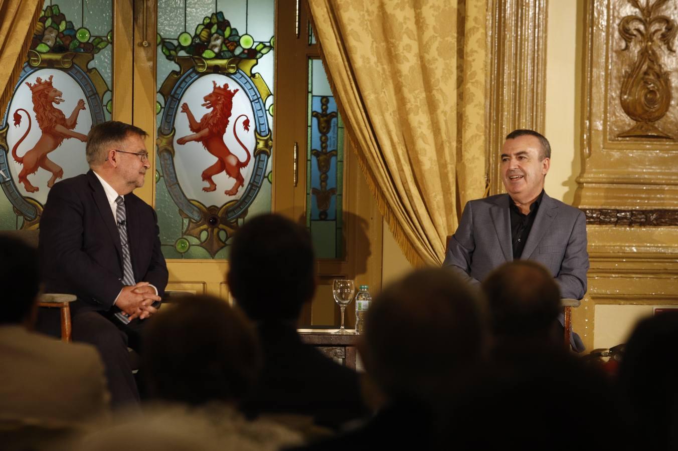 Lorenzo Silva en el Foro de Cultura de ABC Córdoba, en imágenes