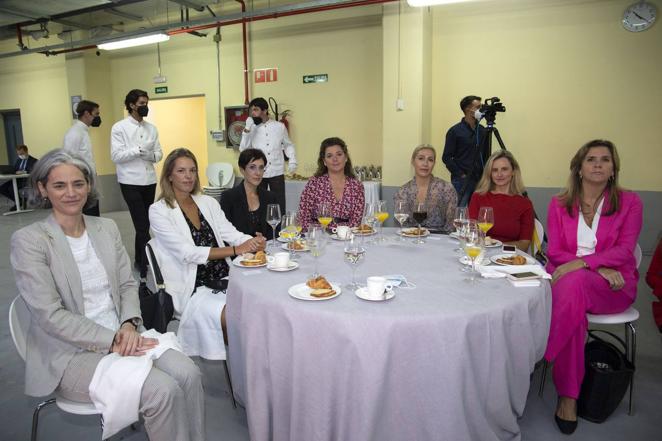 Patricia Cuevas, María Molina, Carmen González, Lucía Valdivia, Elena Crespo, Vanesa Moreno y Belén Martínez