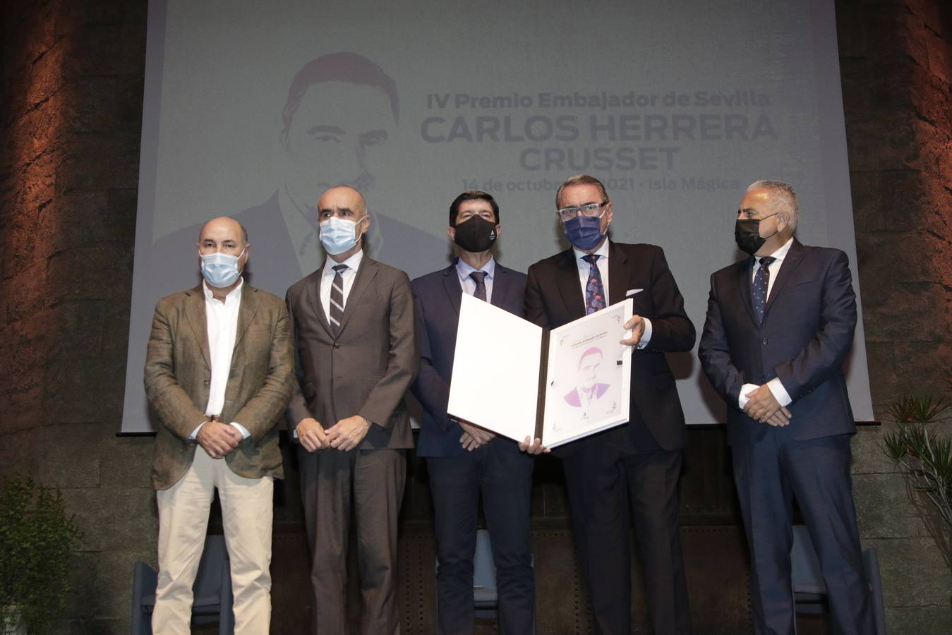 Carlos Herrera recibe el Premio Embajador de Sevilla 2021