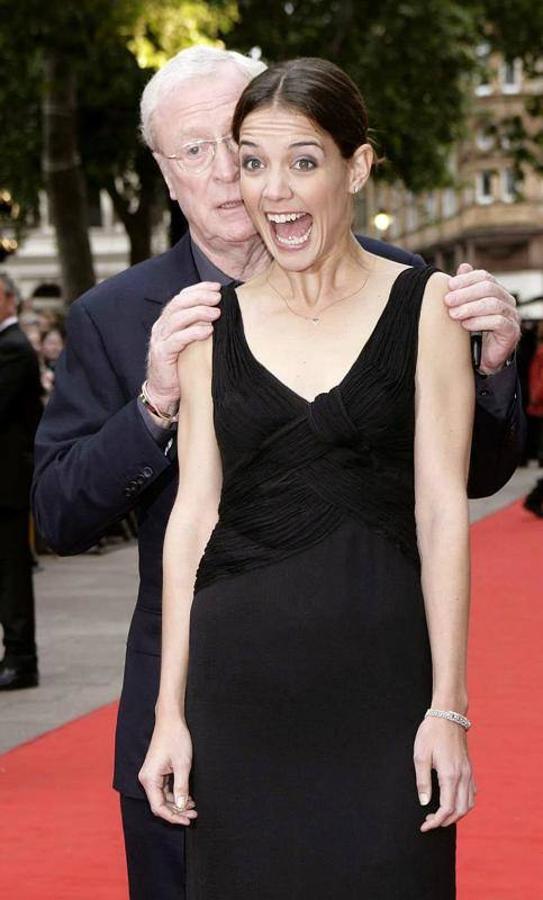 Premiere de «Batman Begins» (2005). Junto a la actriz Katie Holmes en la premiere de la película de la saga «Batman» protagonizada por Christian Bale